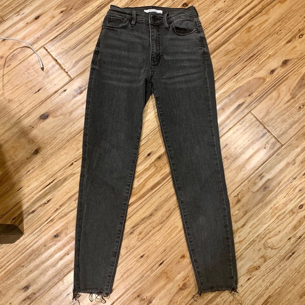 Pacsun 22S high rise jegging frayed hem